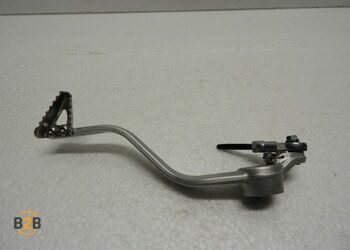 voetsteunen en schetsplaten, rempedaal