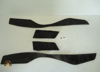 rubber, rubber divers