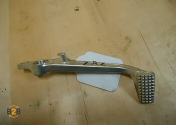 voetsteunen en schetsplaten, rempedaal