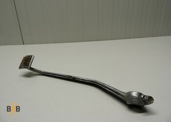 voetsteunen en schetsplaten, rempedaal