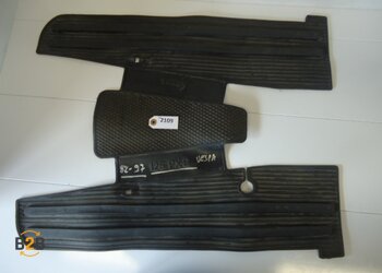 rubber, rubber divers