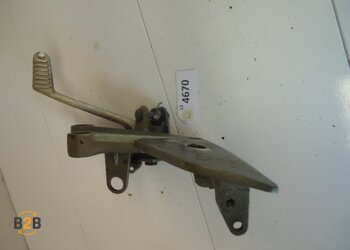 voetsteunen en schetsplaten, schetsplaat rempedaal