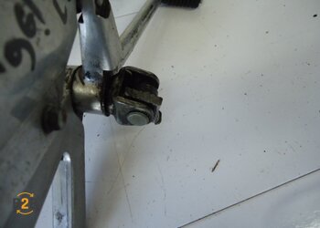 voetsteunen en schetsplaten, schetsplaat schakelpedaal