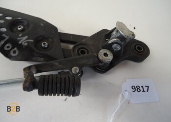 voetsteunen en schetsplaten, schetsplaat schakelpedaal