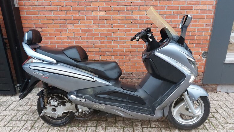 VERKOCHT - Sym GTS125 Evo scooter met werk aan - 400 Euro