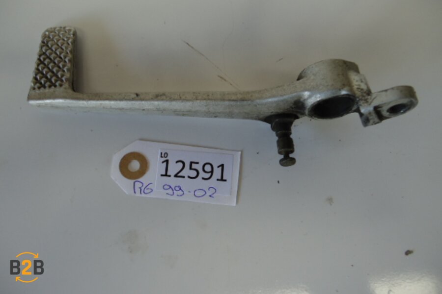 voetsteunen en schetsplaten, rempedaal