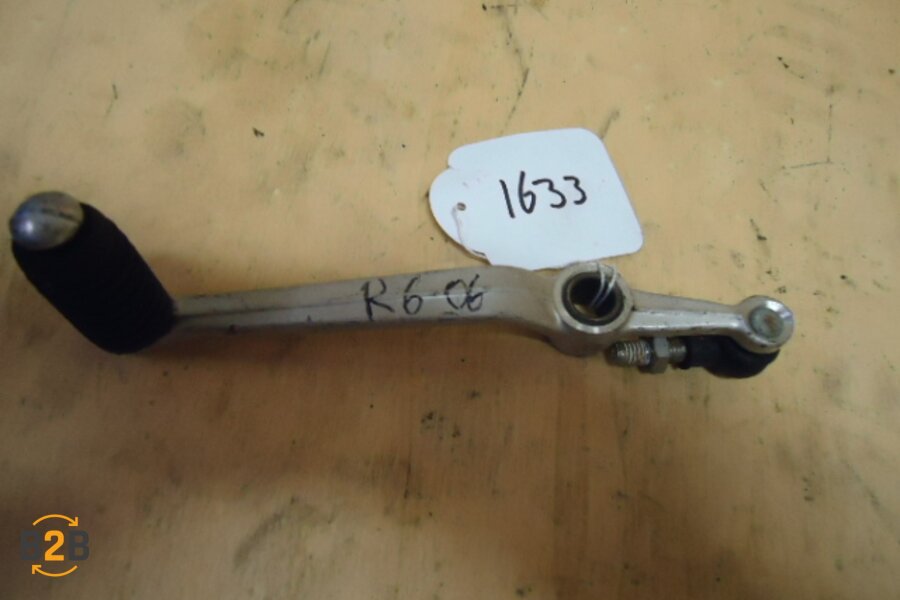 voetsteunen en schetsplaten, schakelpedaal