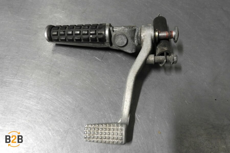 voetsteunen en schetsplaten, rempedaal