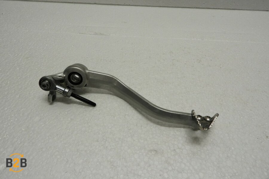 voetsteunen en schetsplaten, rempedaal