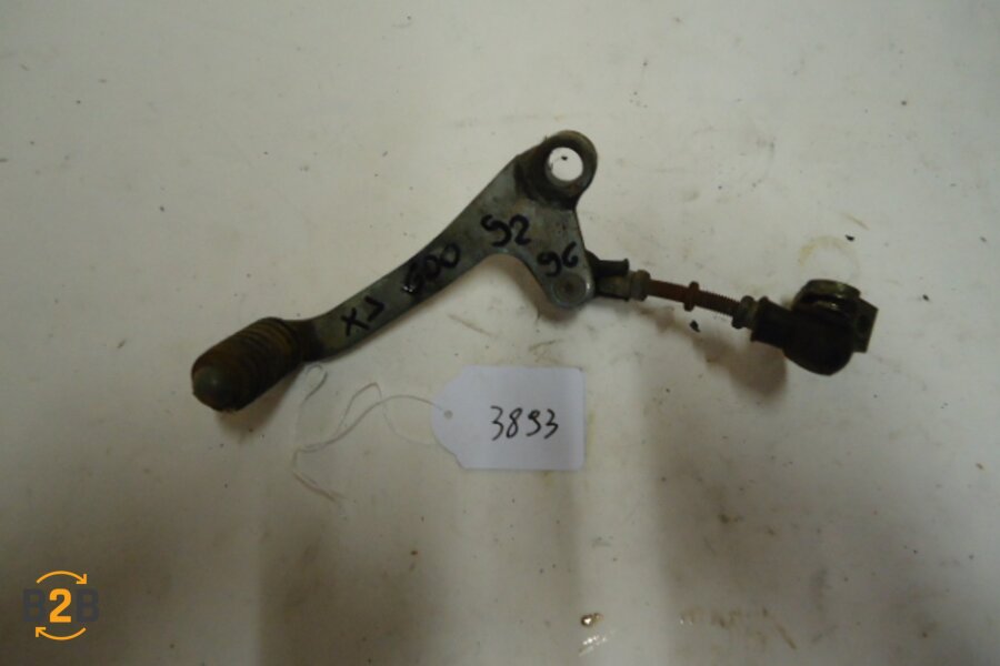 voetsteunen en schetsplaten, schakelpedaal