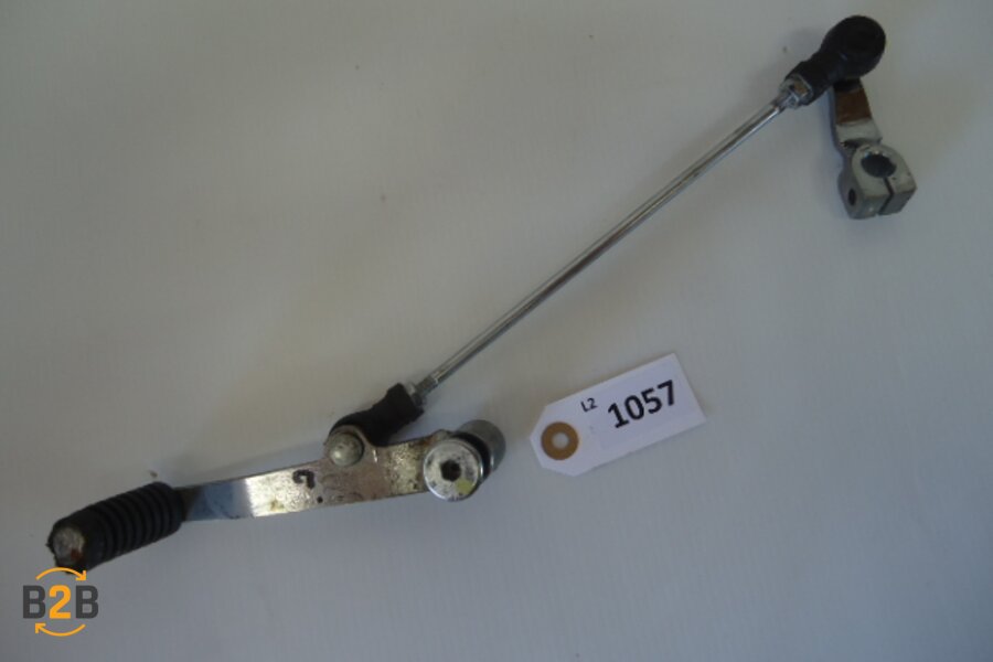 voetsteunen en schetsplaten, schakelpedaal